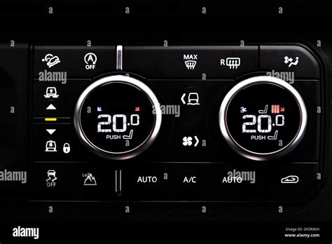 Dettaglio pulsante aria condizionata auto