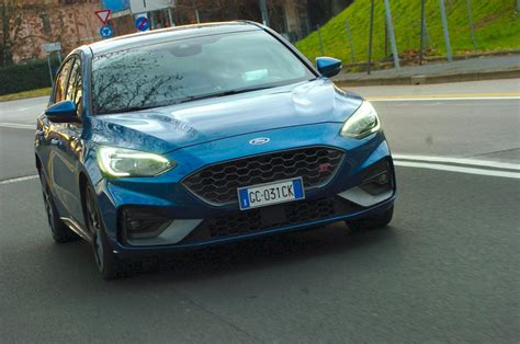 Ford Focus su strada