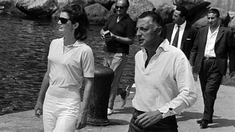 Foto di Gianni Agnelli e Jacqueline Kennedy sulla Costiera Amalfitana.