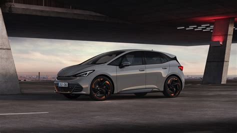 CUPRA Born in ambiente urbano