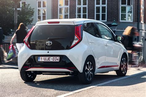 Toyota Aygo in contesto urbano