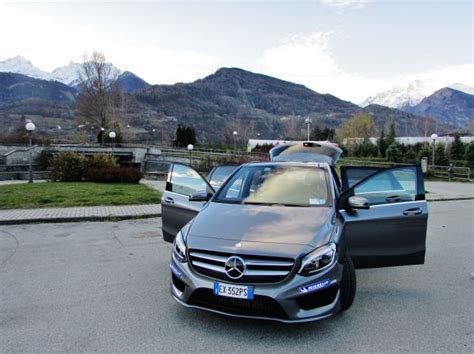Mercedes Classe A su strada a Salerno