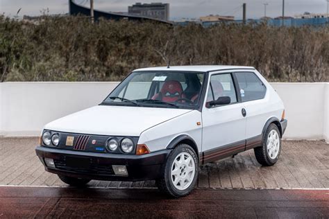 Fiat Ritmo Abarth 130 TC: interni restaurati