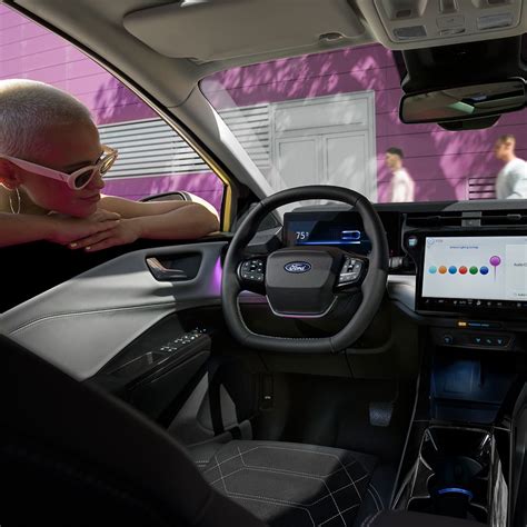 Interni Ford Puma con schermo infotainment