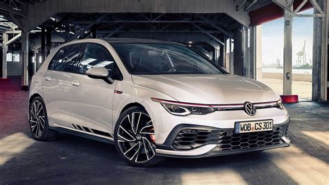 Volkswagen Golf 8 GTI vista anteriore