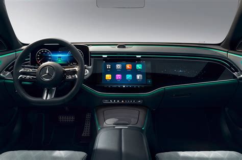 Interni Mercedes Classe A 200 con schermo MBUX