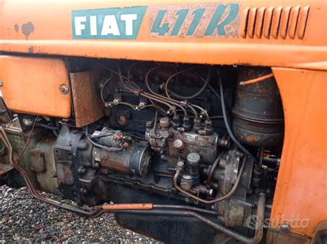 Dettaglio motore trattore con sigla identificativa