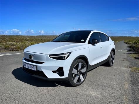Volvo C40 Recharge vista laterale