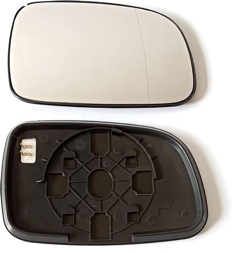 Dettaglio di uno specchietto retrovisore compatibile per Transporter T5