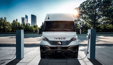 Veicolo Iveco Daily a metano con logo Natural Power