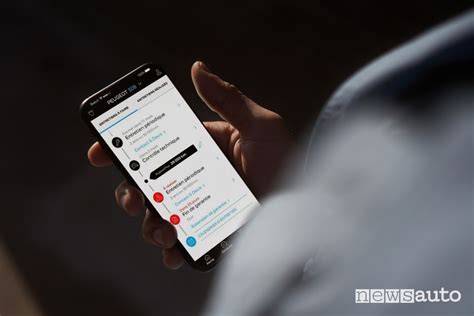 Interfaccia dell'app MyPeugeot con sezione manutenzione