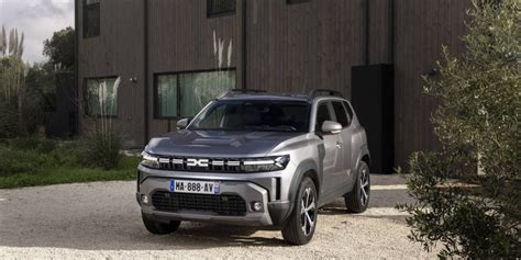Infografica: confronto tecnico dei 5 SUV selezionati