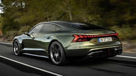 Audi e-tron GT su strada