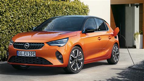 Opel Corsa-e in carica
