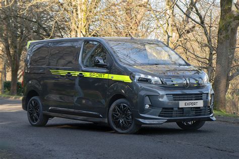 Peugeot Expert Sport con dettagli estetici