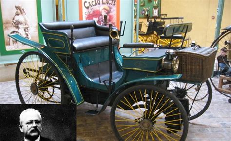 Armand Peugeot con una delle prime vetture Peugeot