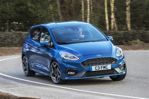 Immagine di una Ford Fiesta equipaggiata con pneumatici sportivi