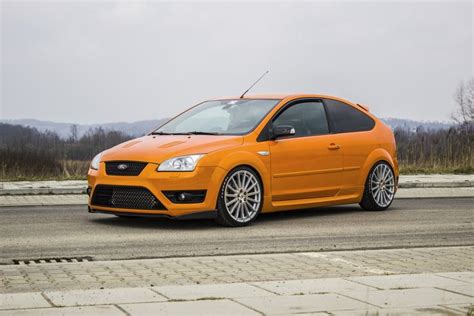 Ford Focus ST Mk2 orange