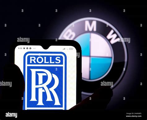 Logo Rolls-Royce con il logo BMW in sottofondo