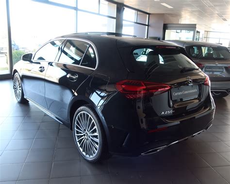 Mercedes Classe A Nero Cosmo vista frontale