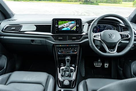 Volkswagen T-Roc infotainment