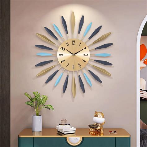 Orologio da parete Mercedes-Benz in stile moderno con finitura a raggiera