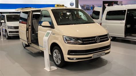 Volkswagen Caravelle in configurazione taxi