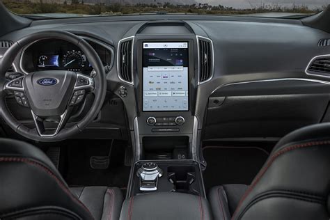 Dashboard del Ford Edge con touchscreen