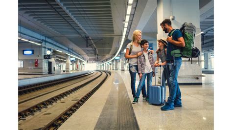 Famiglia che viaggia in una Fiat Freemont
