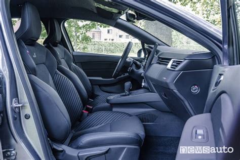 Schermo multimediale con impostazioni sedili Renault Clio