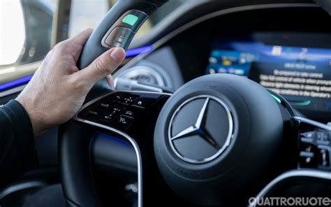 Mercedes Classe A guida assistita
