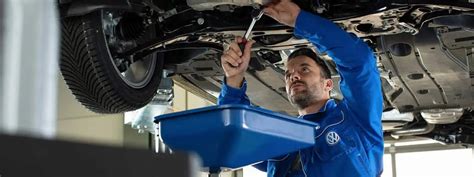 Tecnico specializzato in officina Volkswagen