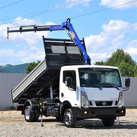 Nissan Cabstar con balestre rinforzate in azione
