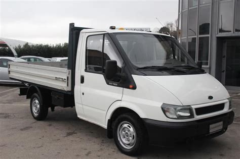 Ford Transit cassonato ribaltabile in azione