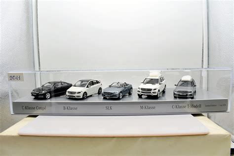 Vetrina di modellini di Mercedes-Benz Classe A da collezione
