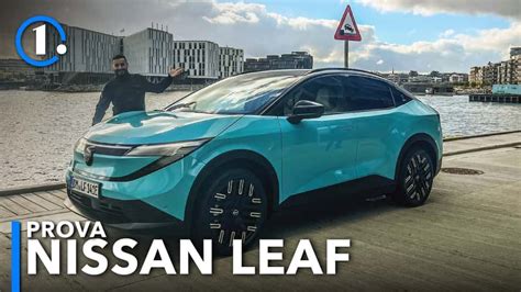 Nissan Leaf in strada