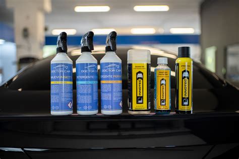 Prodotti per la cura della plastica auto