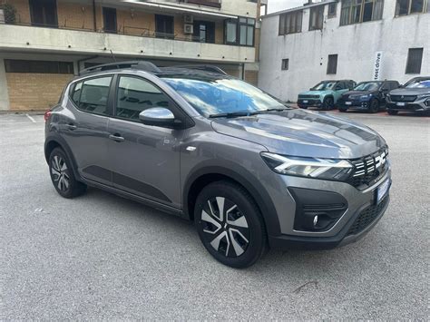 Dacia Sandero Streetway Grigio Scisto in ambienti urbani