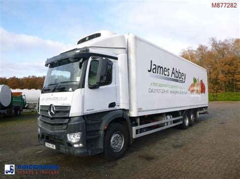 Camion Mercedes-Benz Antos per trasporto refrigerato