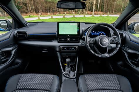 Toyota Yaris Icon interior