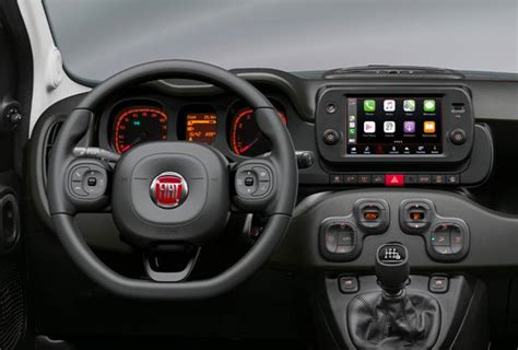 Interni Fiat Panda con autoradio