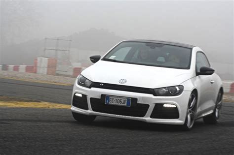 Volkswagen Scirocco su strada
