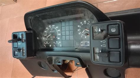 Dettaglio cruscotto smontato Fiat Uno