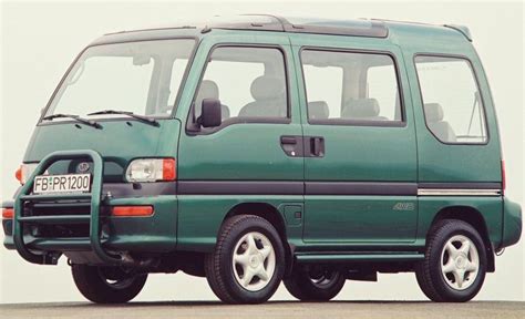 Subaru Libero in un ambiente urbano