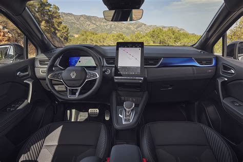 Interni Renault Symbioz con schermo OpenR Link