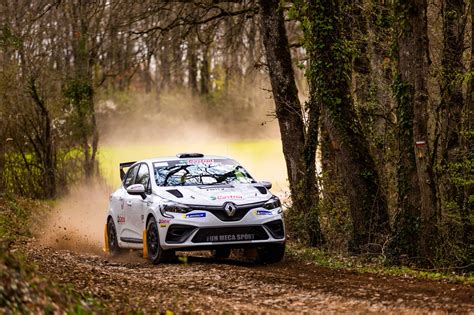 Renault 4 modificata per rally raid