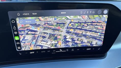 Schermo dell'infotainment con Google Automotive integrato nell'Audi Q3