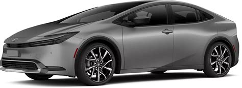 Schema comparativo versioni Toyota Prius Plug-in Hybrid e Full Hybrid