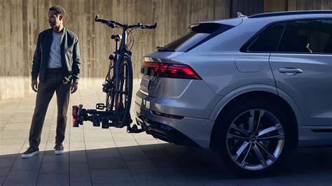 Audi A1 con gancio traino e rimorchio