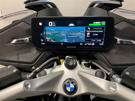 Cruscotto digitale BMW R 1200 R con indicatori